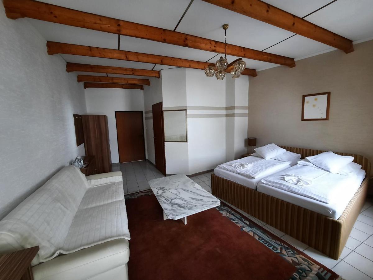 Hotel Koruna 예세니크 외부 사진