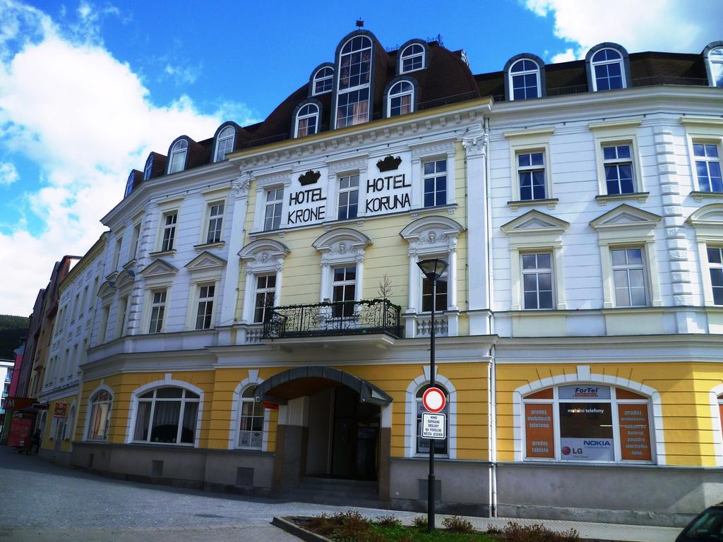 Hotel Koruna 예세니크 외부 사진