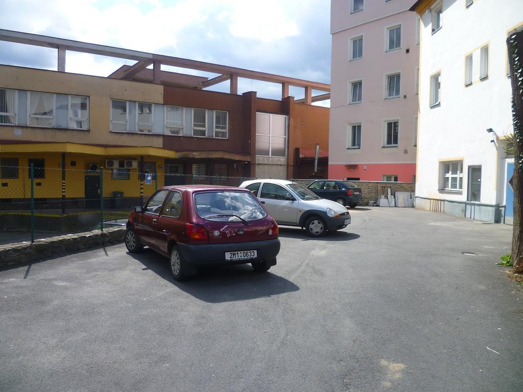Hotel Koruna 예세니크 외부 사진
