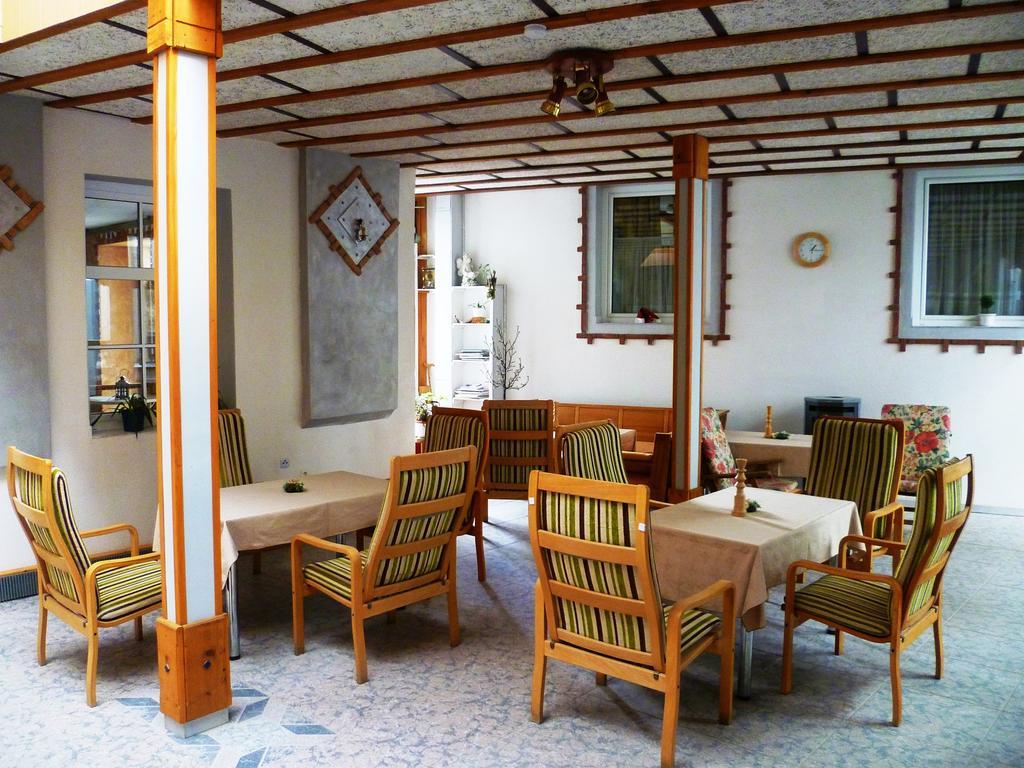 Hotel Koruna 예세니크 외부 사진