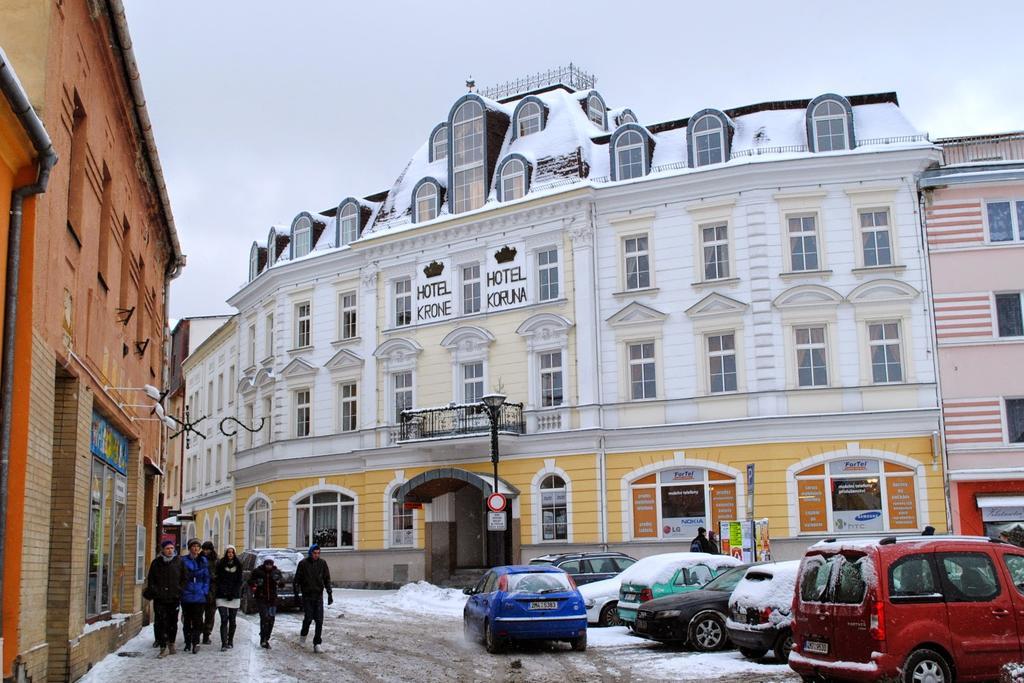 Hotel Koruna 예세니크 외부 사진