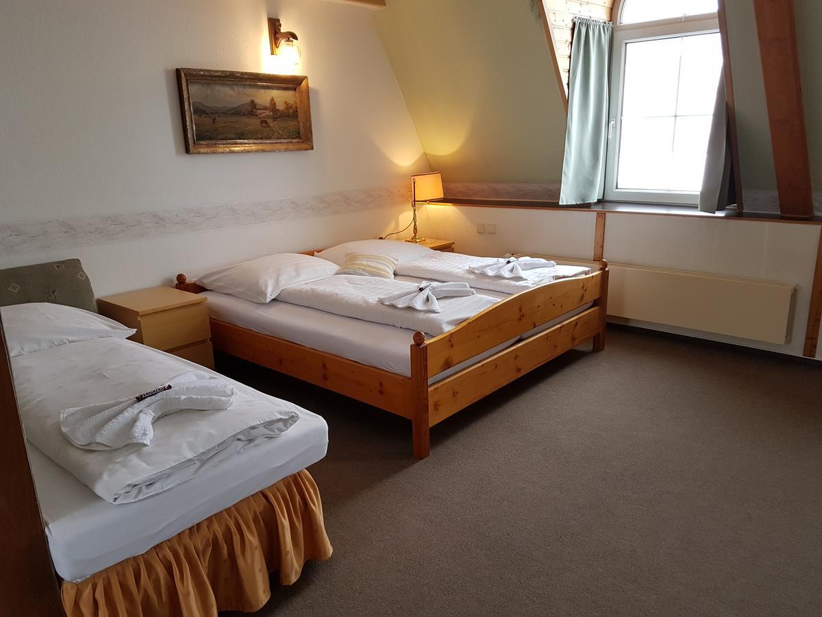 Hotel Koruna 예세니크 외부 사진